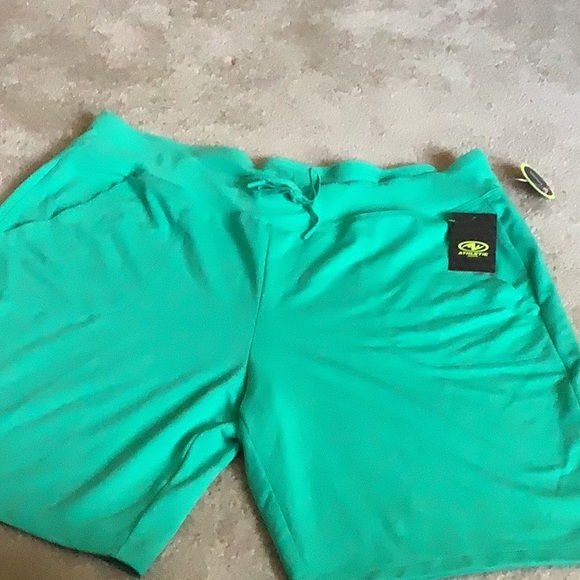 Athletic works  shorts NWT Plus size 16/18 green 2 pockets stretchy pretty - Picture 1 of 11